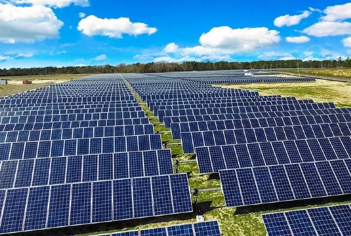 Fonte solar adiciona 4 gigawatts no primeiro trimestre e ultrapassa R$ 195 milhões de investimentos acumulados no País