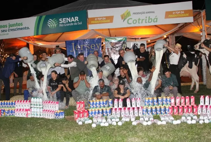 Concurso Leiteiro vai premiar vacas holandesas com maior produtividade na Fenasul Expoleite