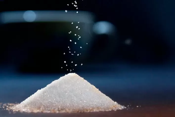 Cenário macro e vencimento do contrato de maio do açúcar branco levam a sinais de um mercado baixista