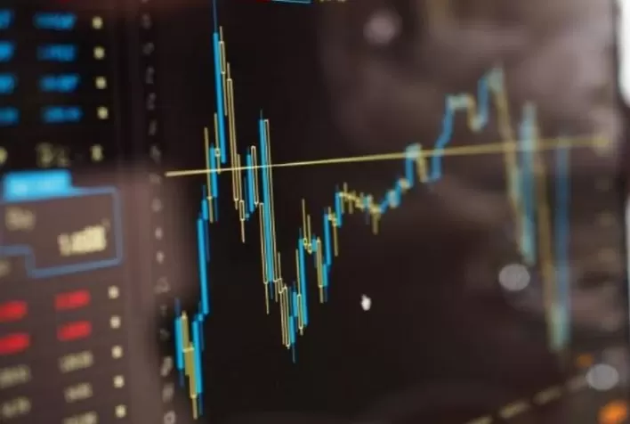 Ibovespa em Momento de Indecisão com Destaque para Petrobras