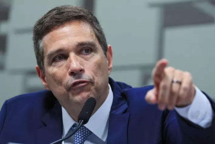 Campos Neto Expressa Preocupação com Desancoragem das Expectativas de Inflação e Reforça Compromisso com Meta