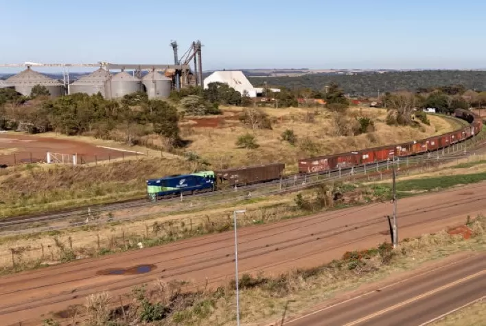 Governador Ratinho Junior Sanciona Lei para Desestatização da Ferroeste