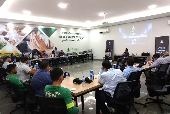 Produtores Brasileiros Participam de Série de Eventos para Combater Doenças na Safra de Soja 2024/25