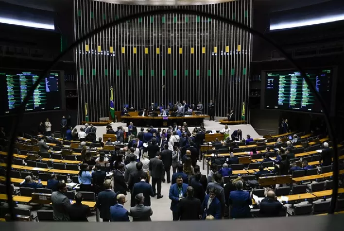 Câmara aprova projeto que visa reduzir dependência de fertilizantes importados