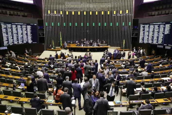 Câmara dos Deputados Aprova Urgência para Projeto de Reforma Tributária