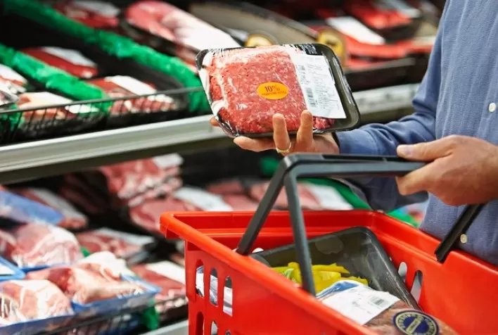 Banco Central Alerta para Pressão nos Preços dos Alimentos e Possível Novo Estouro da Meta de Inflação
