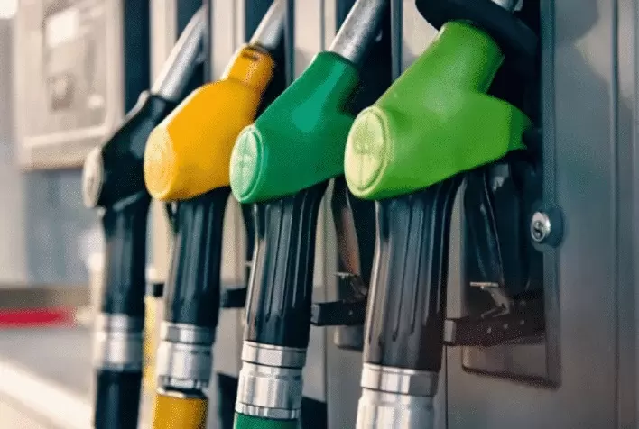 Aumento nos preços dos combustíveis em janeiro de 2025, com destaque para o etanol