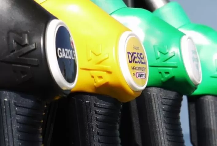 Preços dos Combustíveis Registram Alta em Fevereiro, Com Destaque para o Diesel