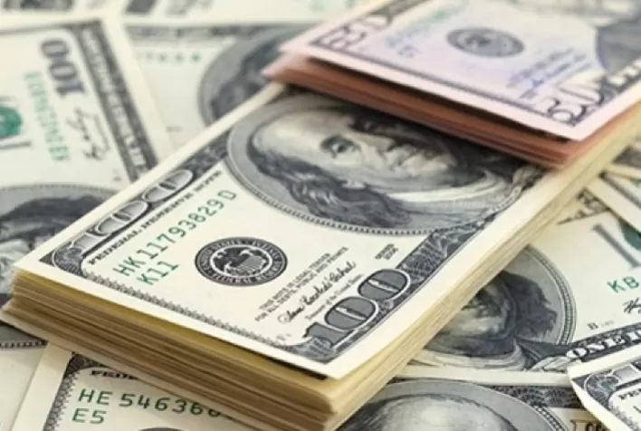 Dólar em Alta: Reação ao Orçamento de 2025 e Expectativas para o Cenário Econômico