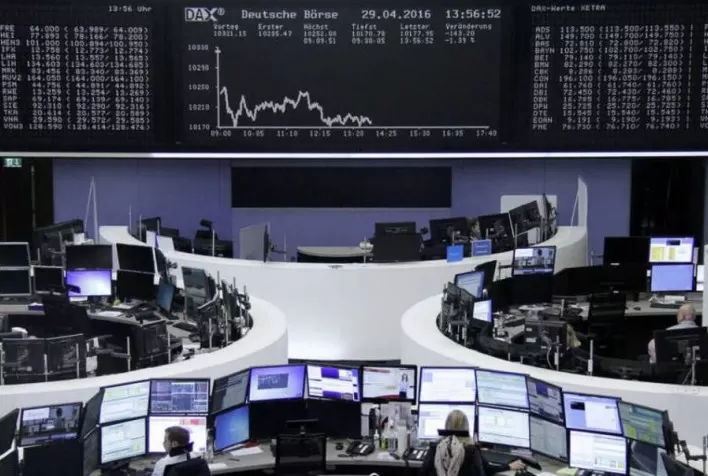 Mercado Europeu se recupera após sequência de quedas; tarifas dos EUA mantêm investidores em alerta