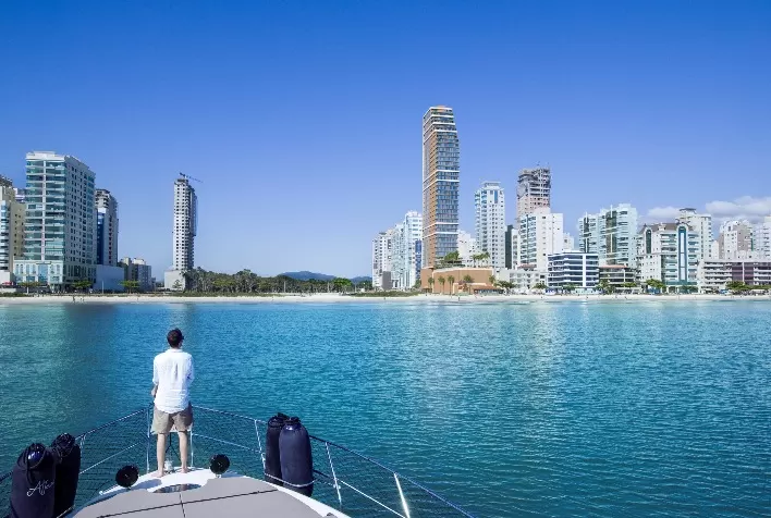 Agronegócio impulsiona o mercado imobiliário de luxo em Itapema, que registra valorização de 20% ao ano