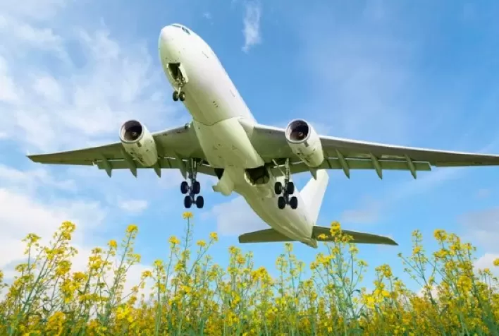 China Anuncia Investimento de US$ 1 Bilhão em Produção de Combustível Renovável de Aviação no Brasil
