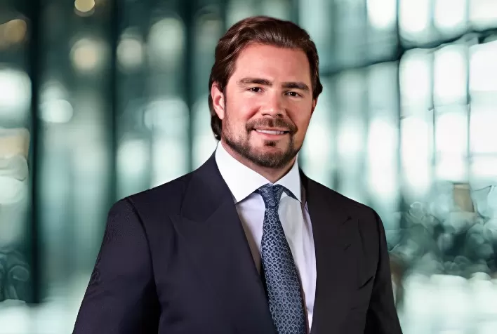 Daniel Vorcaro lidera revolução no setor bancário com modelo leve, digital e baseado em dados