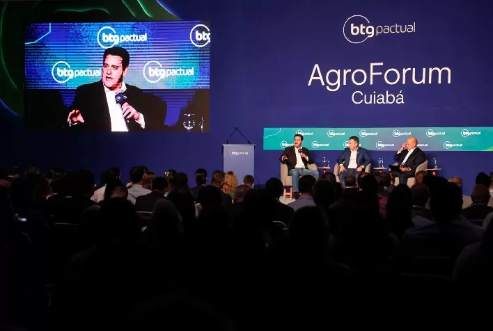 Paraná se destaca como modelo de agronegócio moderno e sustentável no Brasil, afirma Ratinho Junior em fórum do BTG