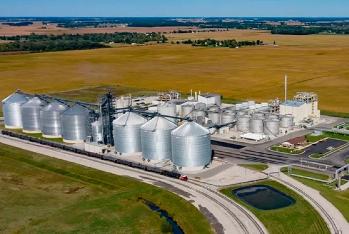 Produção de etanol nos EUA cresce e se aproxima do recorde histórico