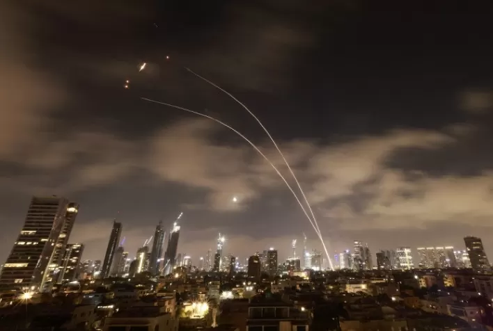 Israel detecta novo ataque iraniano após aceitar cessar-fogo proposto por Trump