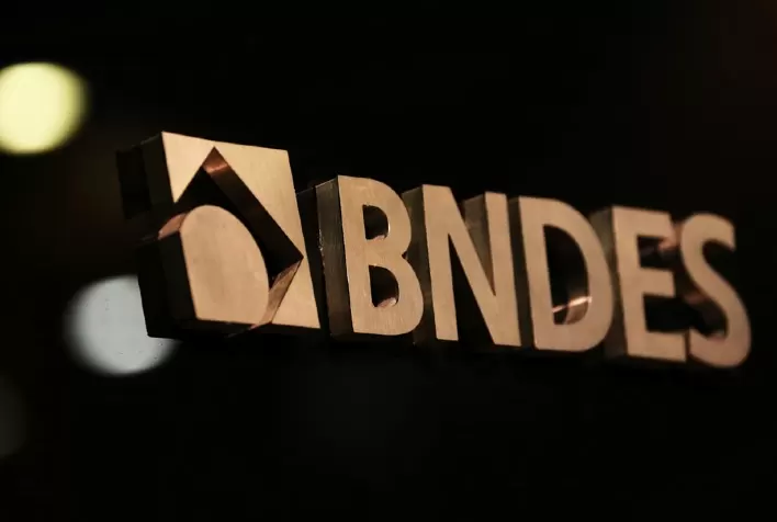 BNDES aprova R$ 6,8 bilhões para exportações no 1º semestre de 2025, maior valor desde 2016