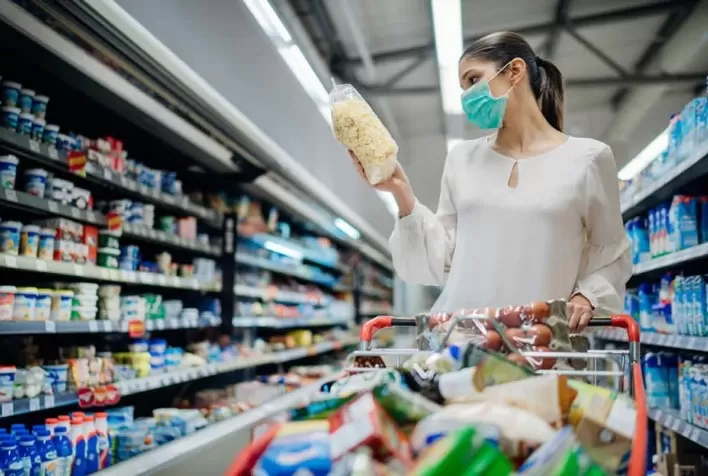Varejo alimentar recua 6,2% em junho ante maio, mas registra avanço de 2,8% na comparação anual