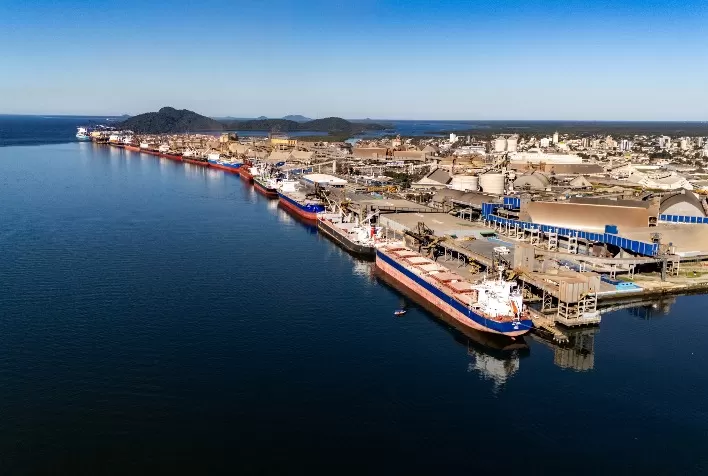 Portos do Paraná batem recorde histórico de movimentação no primeiro semestre de 2025