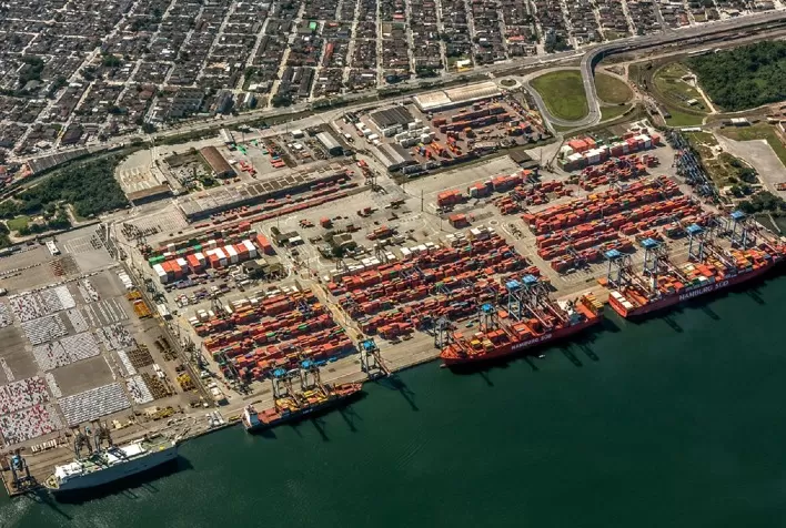 Porto de Santos atinge recorde histórico com mais de 17 milhões de toneladas movimentadas em julho