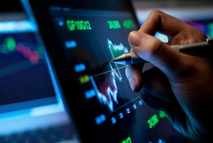 Bolsa de Xangai fecha semana próxima de máxima em 10 meses impulsionada por dados econômicos positivos