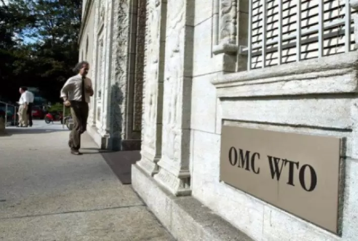 Brasil aciona OMC contra tarifas de 50% impostas pelos EUA