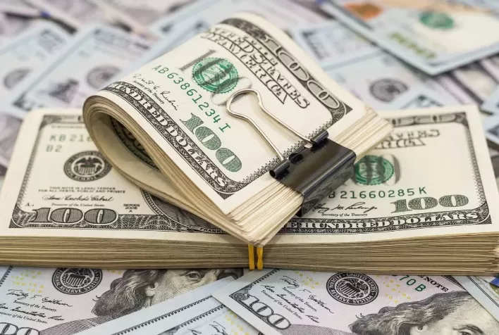 Dólar cai diante do payroll dos EUA e Ibovespa inicia pregão em alta