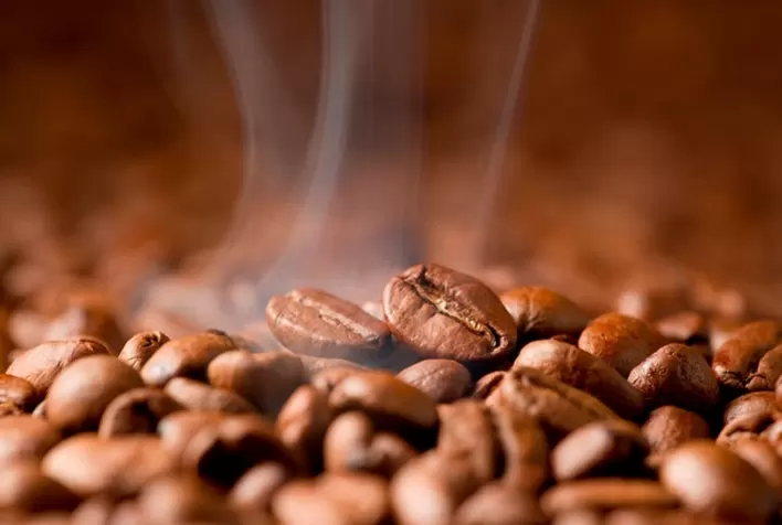Café tem alta de mais de 3% com estoques baixos e preocupações climáticas
