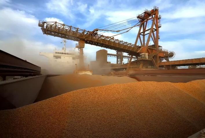 Exportações de milho do Paraná disparam 160% em 2025, com destaque para o Irã