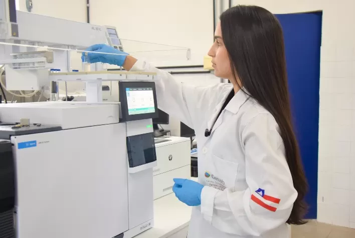 Pesquisa sobre mel de cacau projeta CETAB como referência em inovação agropecuária