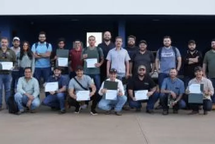 Synerjet forma primeira turma de operadores da aeronave agrícola autônoma Pelican 2