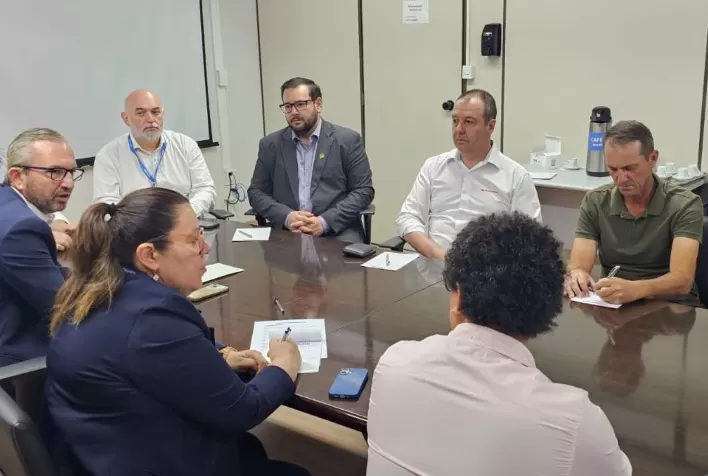 Crise do arroz mobiliza prefeitos e entidades no RS e chega à pauta da Famurs