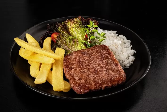 VPJ Alimentos e chef Edu Guedes reinventam o consumo do hambúrguer com lançamento premium para refeições completas