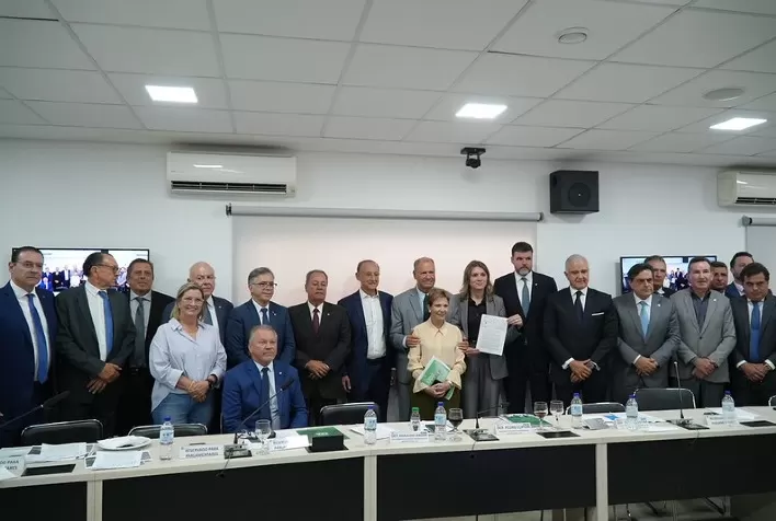 Setor produtivo entrega manifesto pela modernização da jornada de trabalho no Brasil