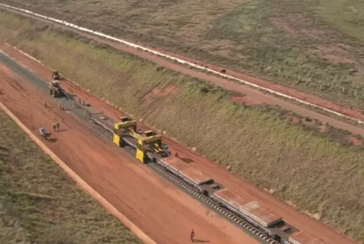 Atrasos na Ferrovia de Mato Grosso elevam custos logísticos e preocupam produtores