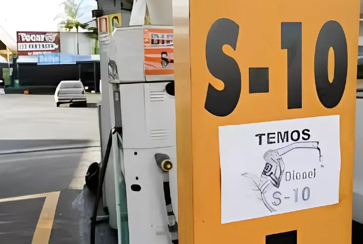Diesel S10 recua após pico da guerra, mas custo ainda é 21,8% maior e pressiona frete no Brasil
