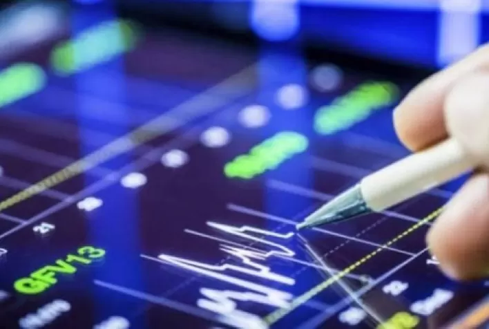 Ibovespa oscila após queda e mercados globais operam mistos com pressão da inflação e juros nos EUA