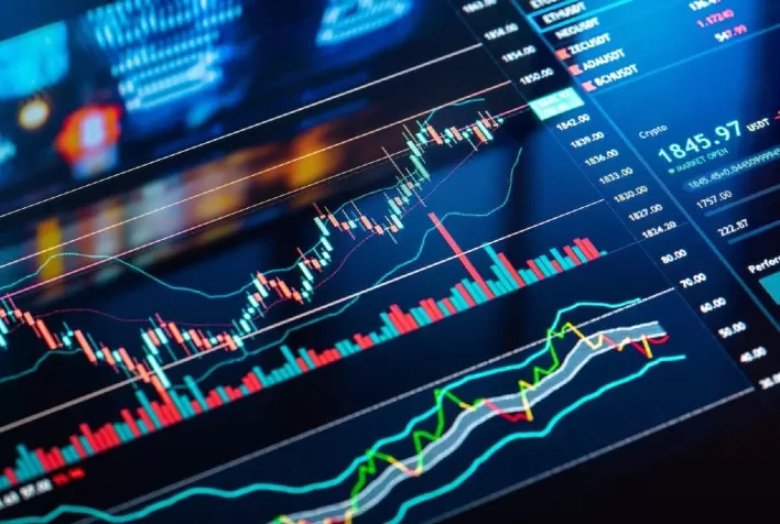 Bolsas globais oscilam após cúpula entre EUA e China; Ibovespa busca recuperação e dólar ronda R$ 5