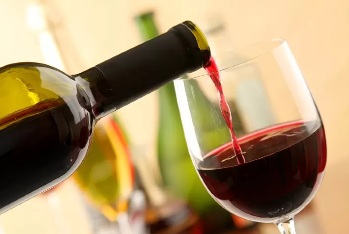 Exportações de vinhos italianos para o Brasil crescem 13,9% em 2025 e reforçam expansão do mercado vitivinícola