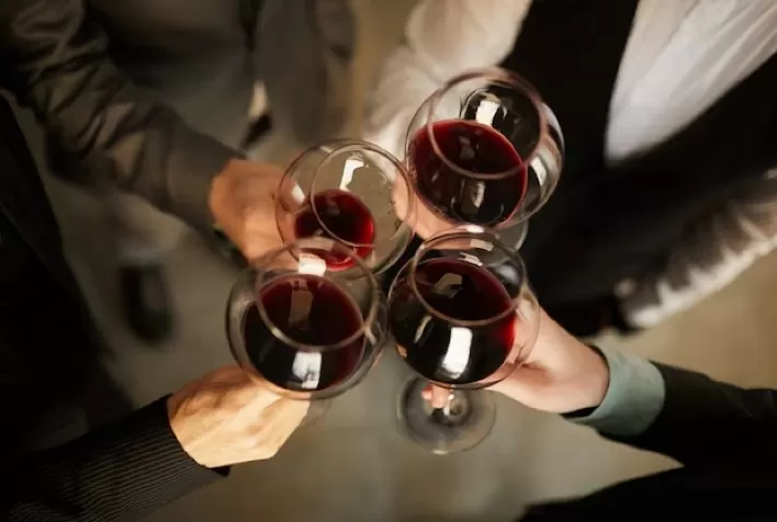 Consumo de vinho bate recorde no Brasil e cresce 41,9% em 2025; especialistas destacam benefícios à saúde