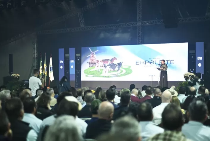 Expoleite 2026 reúne 35 mil visitantes e destaca inovação, genética leiteira e mercado agropecuário no Paraná