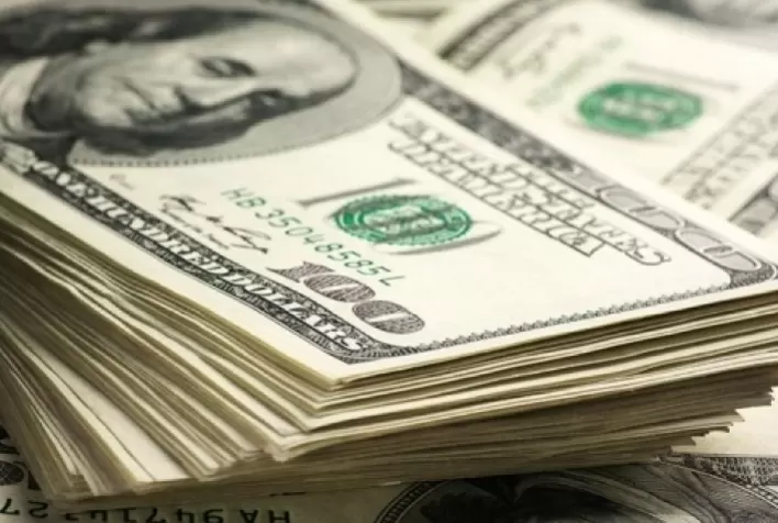 Dólar recua e Ibovespa oscila com tensão entre EUA e Irã; mercado acompanha petróleo, juros e cenário global