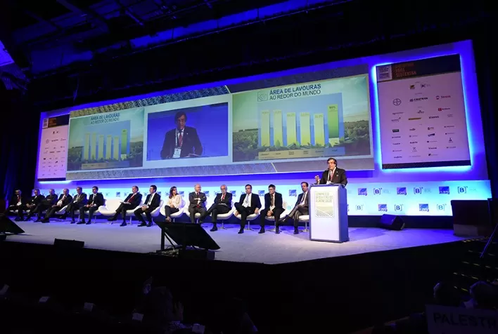 Congresso Brasileiro do Agronegócio reúne principais lideranças do setor para discutir geopolítica, investimentos e futuro do agro