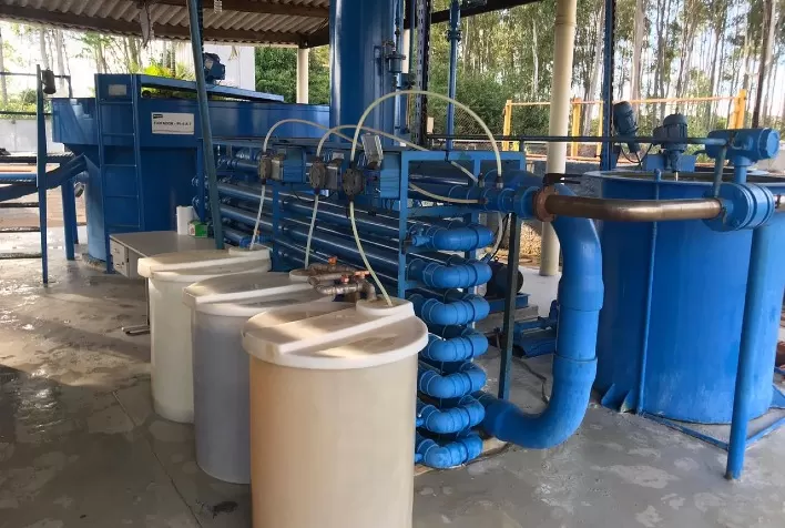 Indústria de laticínios em Goiás transforma 1 milhão de litros de água de reuso por dia em produtividade no campo
