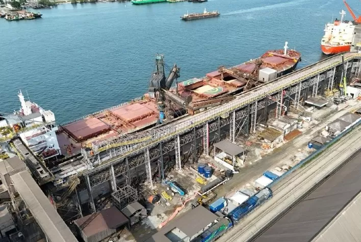 CLI amplia em até 30% embarque de grãos com novo shiploader no Porto de Santos