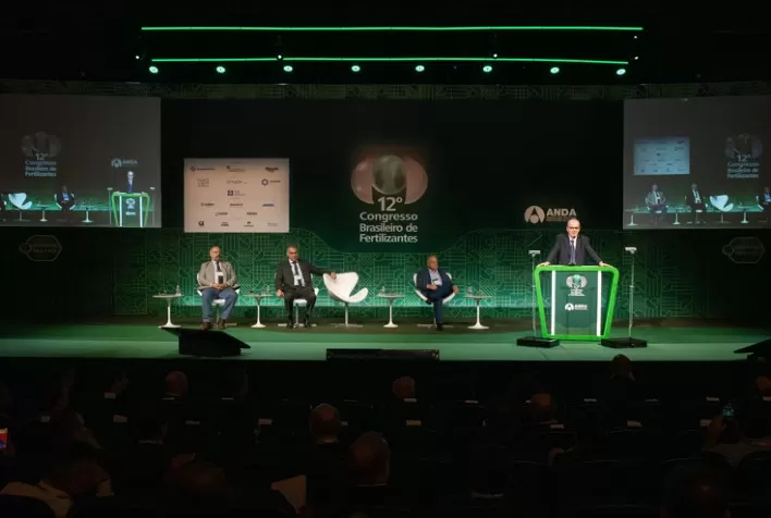 Congresso Brasileiro de Fertilizantes 2026 debate geopolítica, inovação e competitividade do agronegócio