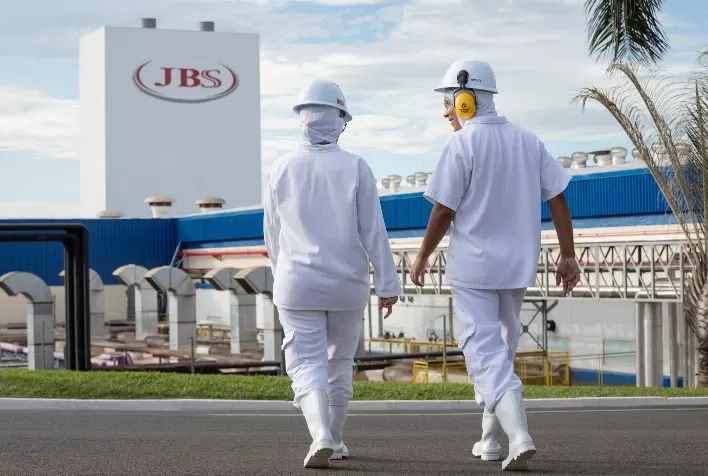 JBS abre mais de 315 vagas de emprego no Rio Grande do Sul; maioria não exige experiência