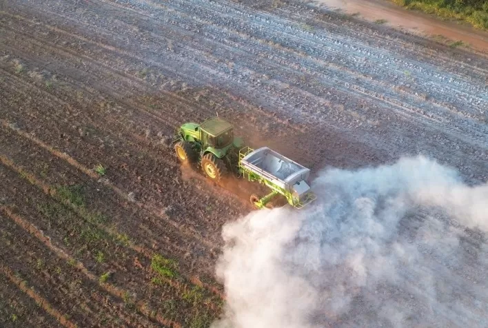 Fertilizantes mais caros exigem atenção à compactação do solo e à eficiência da adubação