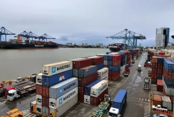 Privatização do Porto de Itajaí, em Santa Catarina, gera especulações sobre o futuro da cidade
