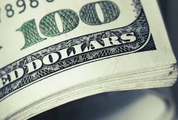 Dólar Index deve permanecer entre 95 e 100 pontos, mas cenário geopolítico pode mudar tendência, aponta Barchart